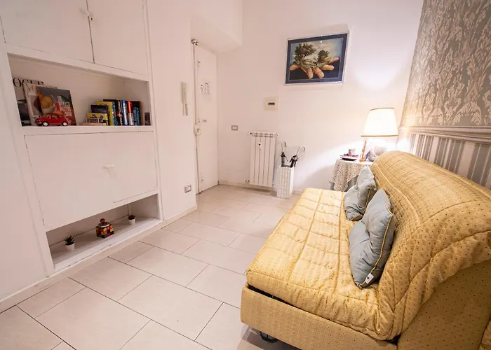 Refuge On Piazza Re Di -holiday Apartment Rom