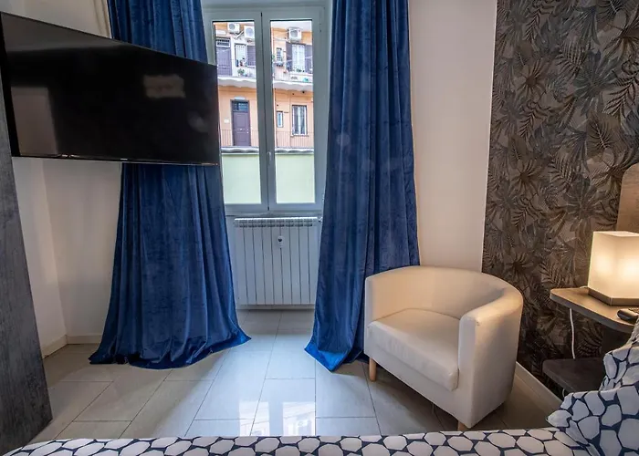 Refuge On Piazza Re Di -holiday Appartement