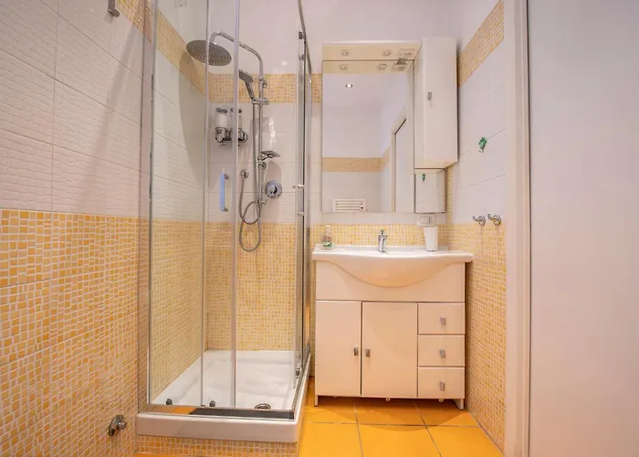 Refuge On Piazza Re Di -holiday Appartement
