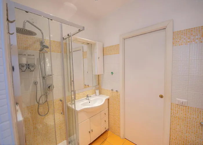 Refuge On Piazza Re Di -holiday Apartment *