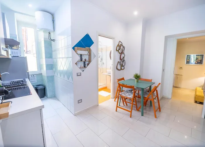 Refuge On Piazza Re Di -holiday Apartment